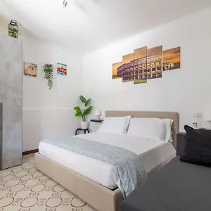  Appartamento Casa Gemelli - Metro Per Il Centro Di - Italia